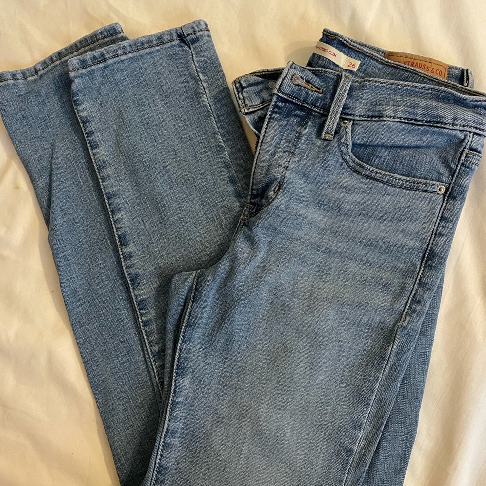 Levi’s 312 Shaping Slim - Size 26